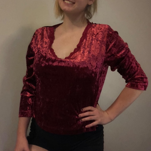 Vintage Crushed Velvet with Lace Detail V-neck - Picture 2 of 6